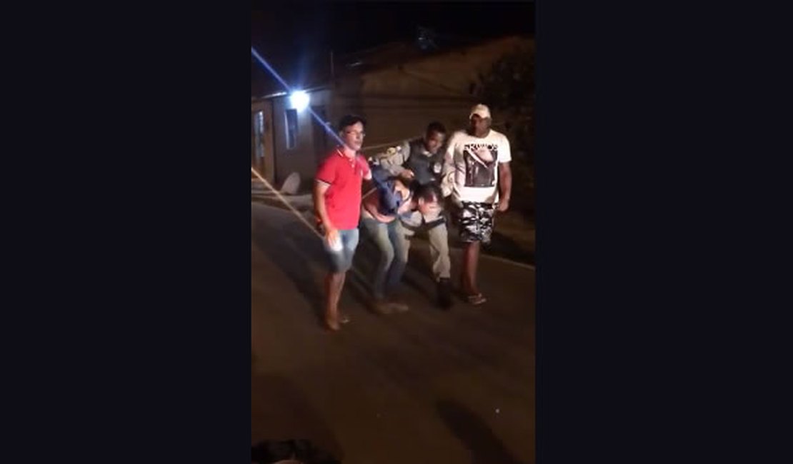 Casal é atropelado por homem armado e bêbado que tentava fugir da polícia