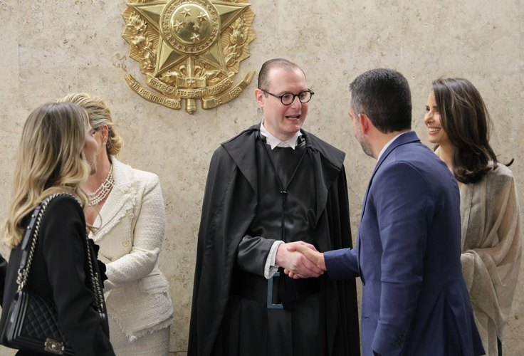 Governador de Alagoas, Paulo Dantas participa da posse do ministro Zanin no STF