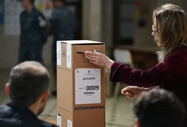 Argentinos vão às urnas para renovar Câmara e Senado