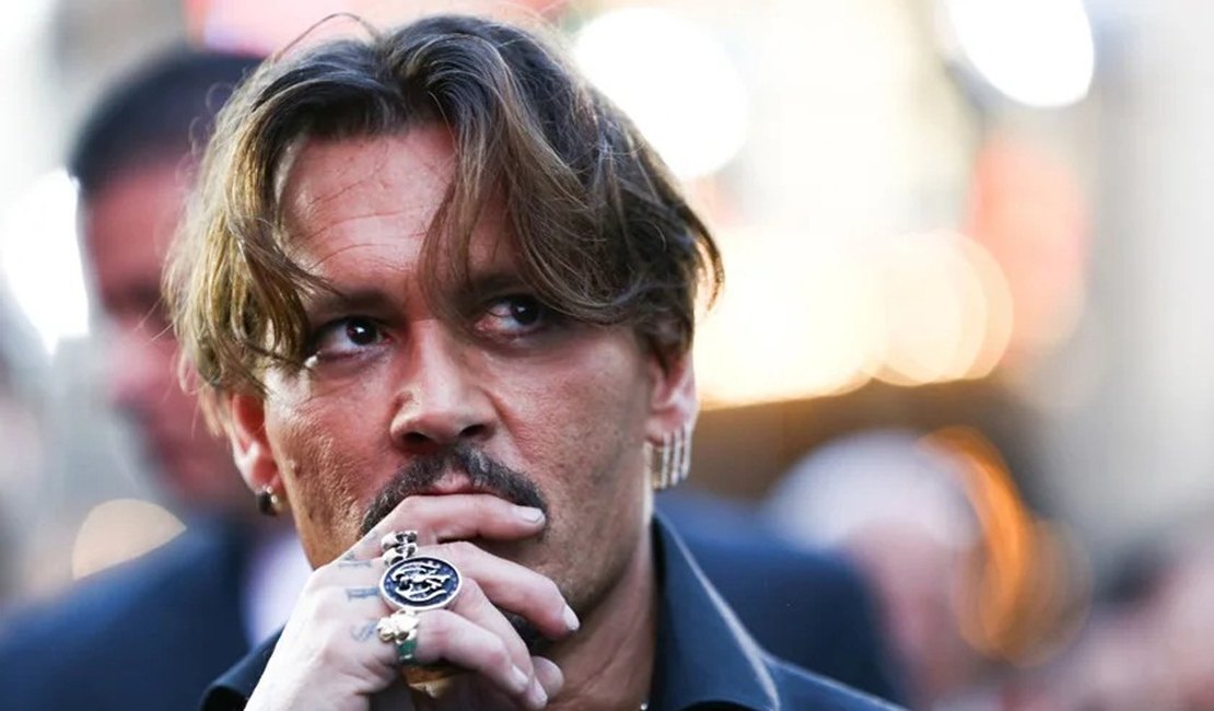 Ator Johnny Depp é encontrado inconsciente em quarto de hotel