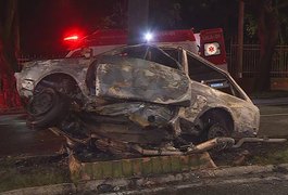 Racha entre carros causa acidente e resulta em idoso e criança mortos carbonizados