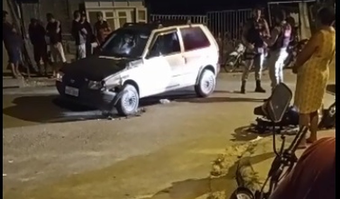 Vídeo. Mulher é atropelada após colisão envolvendo carro e moto em Arapiraca