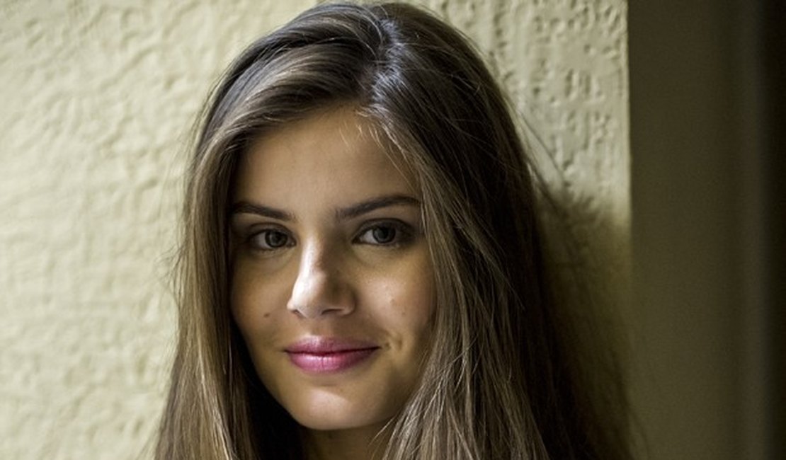 Camila Queiroz diz que não faz regime e que é 'magra de ruim'