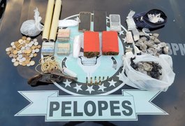 Operação policial resulta na prisão de quatro pessoas, arma de fogo e drogas no Sertão de Alagoas