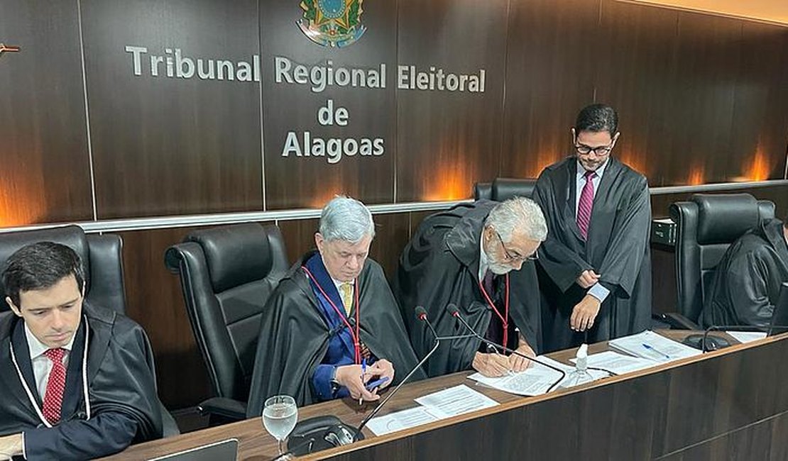 Desembargadores Kléver Loureiro e Alcides Gusmão assumem como presidente e corregedor do TRE-AL