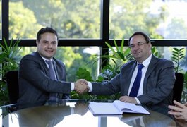 Governador Renan Filho deseja boa sorte a Luciano Barbosa