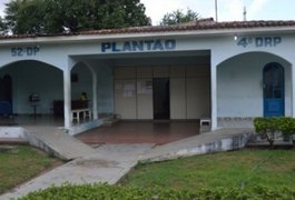 Polícia prende suspeito e apreende caderno de anotações de tráfico em Arapiraca