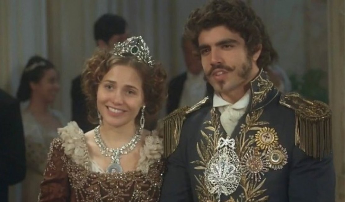 Baile beneficente esquenta o Palácio: brigas, conspirações e desmaio