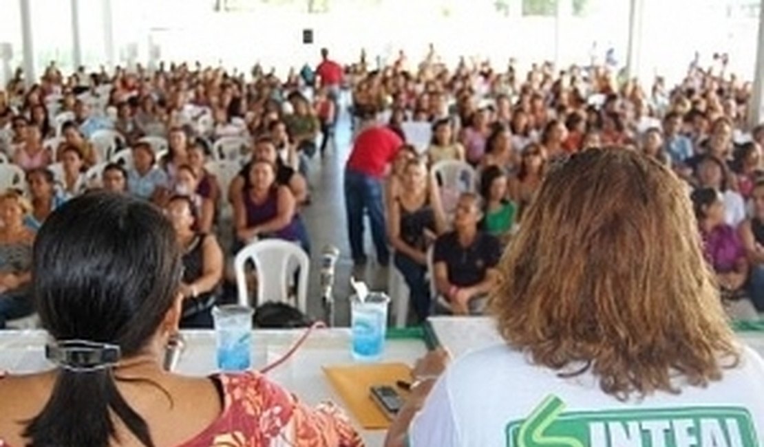 Professores alagoanos participam da greve geral da educação nesta quarta (15)