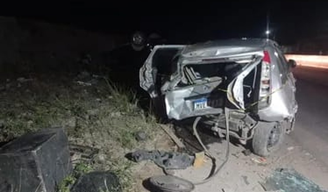 Colisão entre dois carros deixa um morto na AL-220, em Campo Alegre, no Agreste de Alagoas