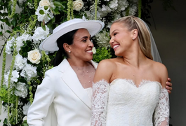 Marta se casa com ex-jogadora Carrie Lawrence em cerimônia intimista nos EUA