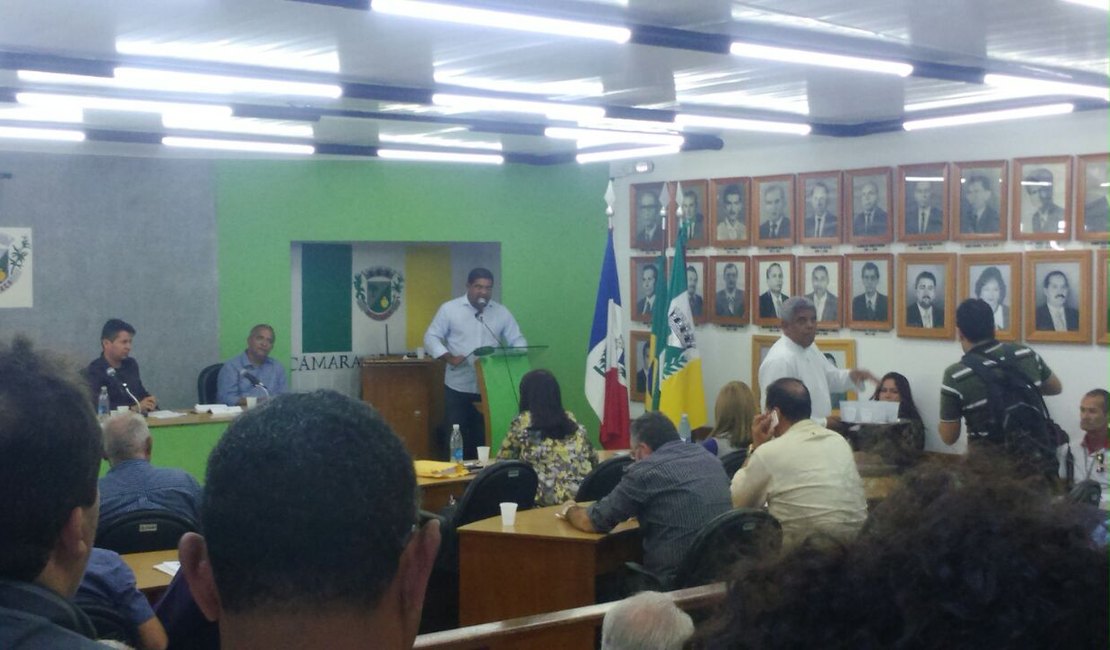 Vereadores de Arapiraca aprovam projeto para a venda de 17 terrenos da Prefeitura