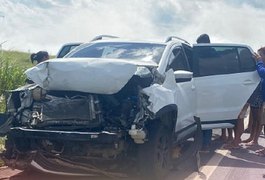 Vídeo. Fumaça causa engavetamento de três carros e uma moto na AL 220, em Campo Alegre