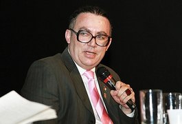 Suposta fala de reitor em áudio insulta mulheres da Uneal: ’Vou colocar no canto delas’