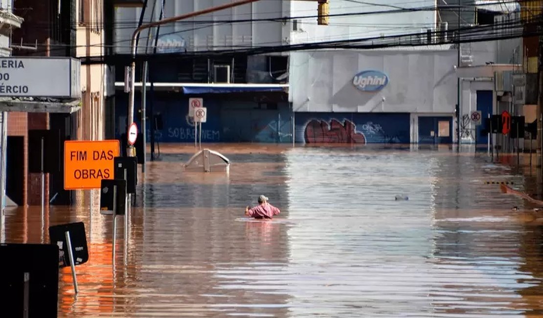 Sobe para 95 número de mortos pelas enchentes no RS