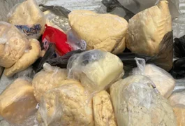 Vigilância Sanitária apreende 65 kg de queijos estragados em Maceió