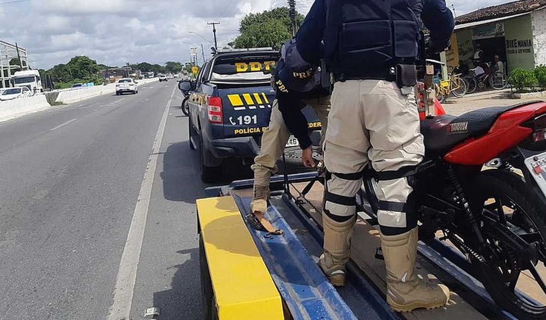 PRF prende homem por receptação de veículo em rodovia alagoana