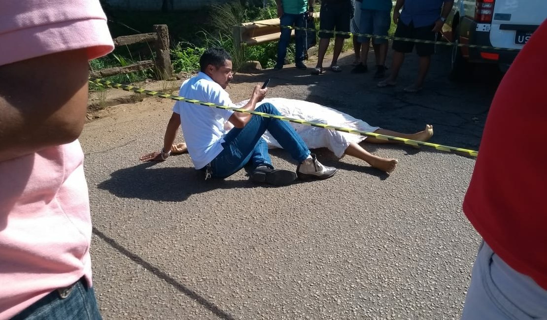 Mulher morre após cair de moto no sítio Poção, em Arapiraca