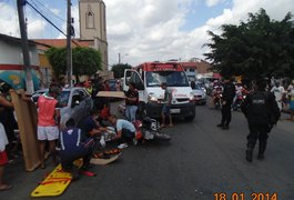 Motociclista colide com caminhão no bairro Cacimbas