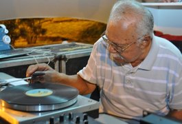 Clube do Vinil especial: aniversário do agitador Paulo do Bar