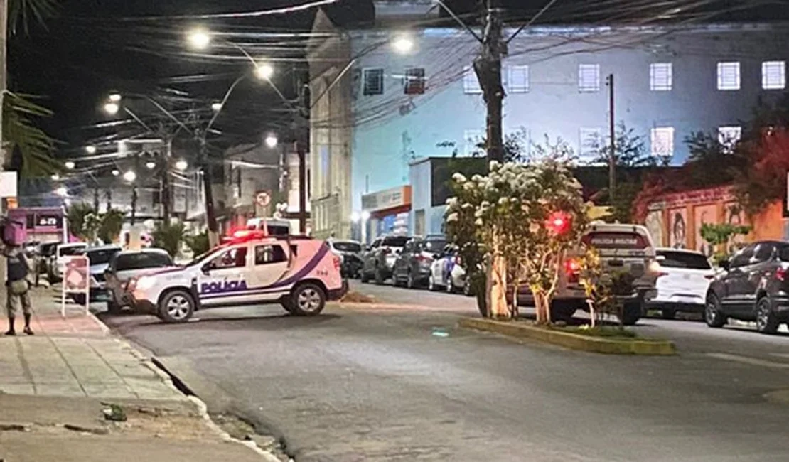 Sargento que atirou e matou companheira em hotel se apresenta à polícia em Palmeira dos Índios