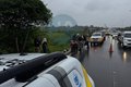 Dois homens em cinquentinha são atingidos por carro e ficam feridos em viaduto na AL-220, em Arapiraca
