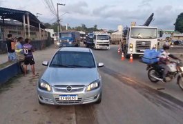 Acidente entre caminhões e carro de passeio causa congestionamento em rodovias de Arapiraca