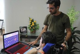 Arapiraquenses criam projeto para deficientes se comunicarem