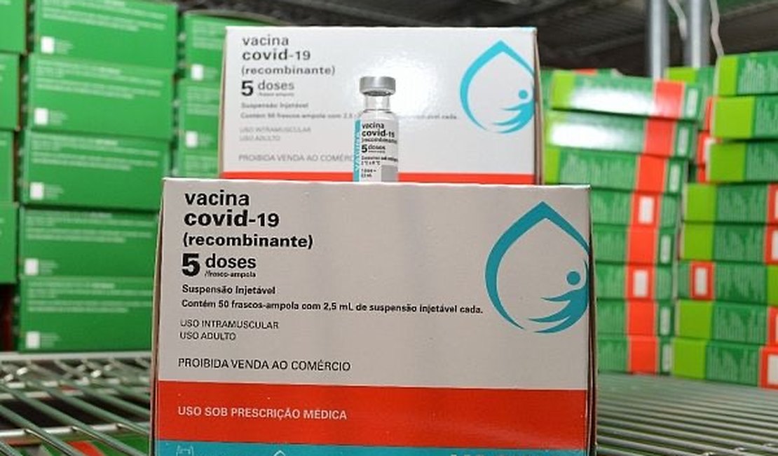 Governador anuncia vacinação de profissionais da educação básica contra a Covid-19