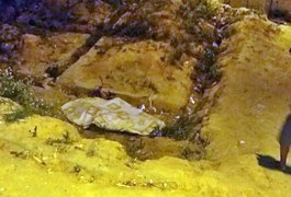 Homem é assassinado a facadas e irmão é o principal suspeito