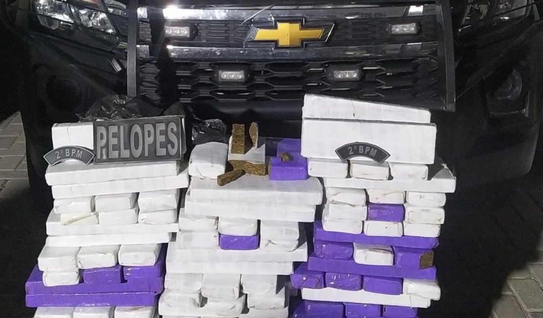 Mais de 158kg de maconha e cocaína são apreendidos com homem que participou de homicídio em Murici e comprador das drogas em Maceió