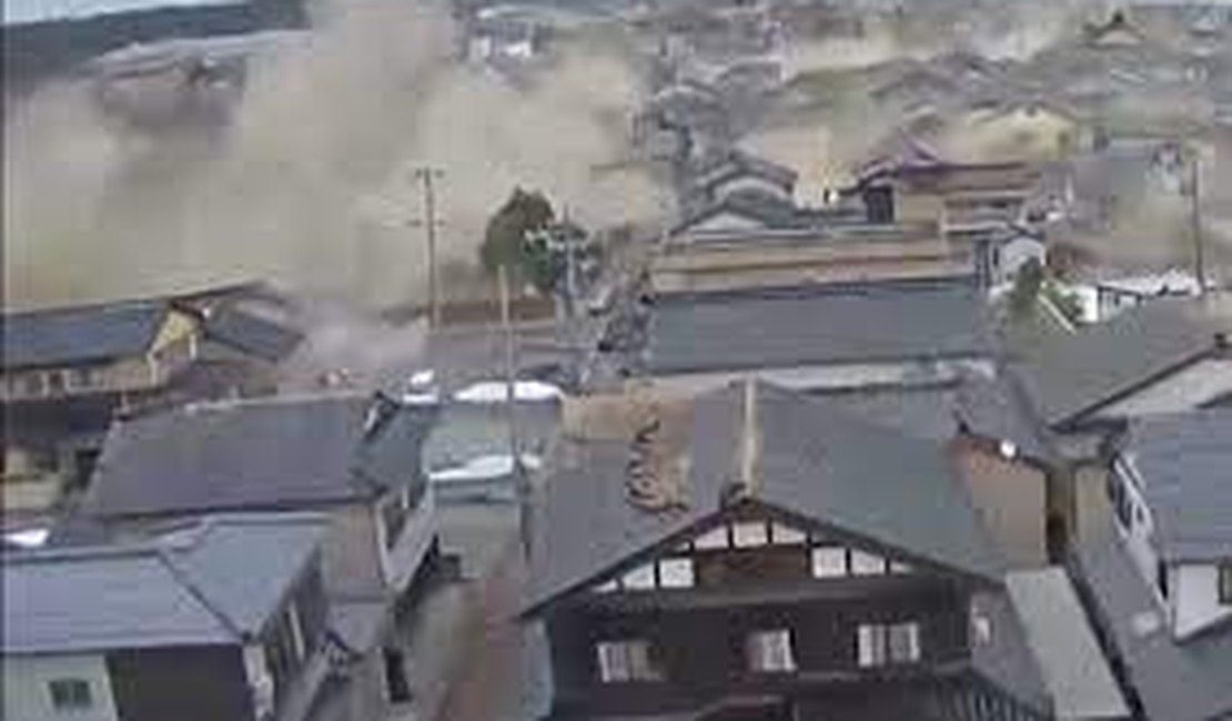 Após série de terremotos ﻿de até 7,6 graus, ﻿Japão emite alerta de tsunami