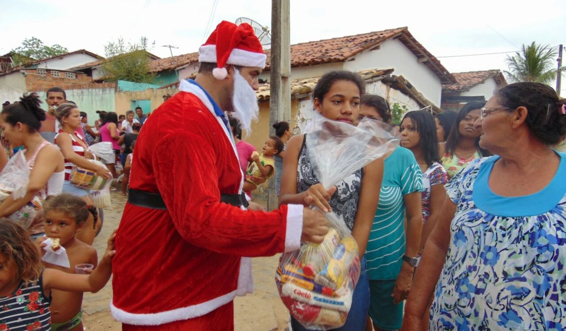 Grupo Aliança entrega cestas básicas em comunidade de Arapiraca