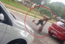 Vídeo mostra homem agredindo cachorro com chutes e socos em Goiânia