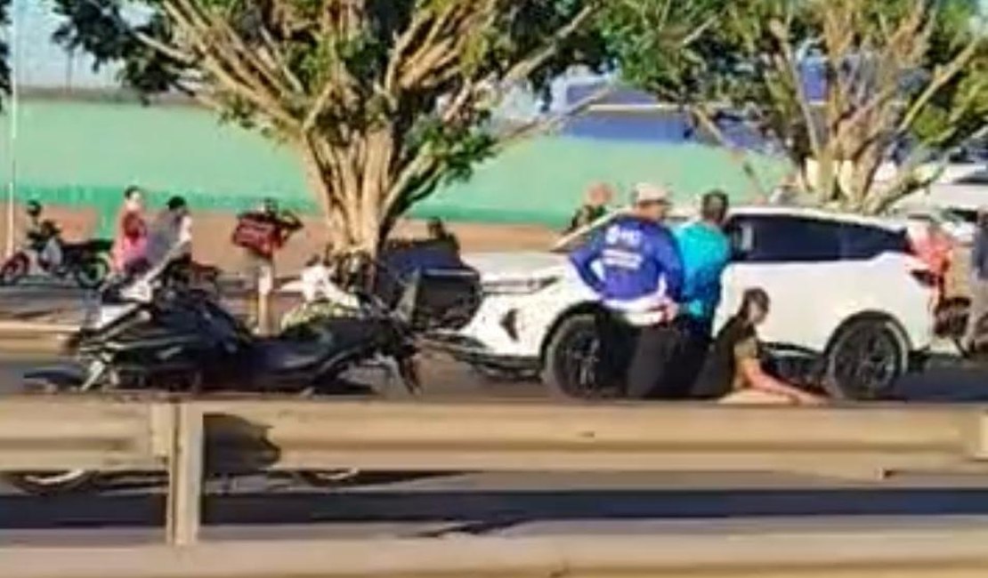 Colisão entre motocicletas deixa três pessoas feridas na AL-220, em Arapiraca