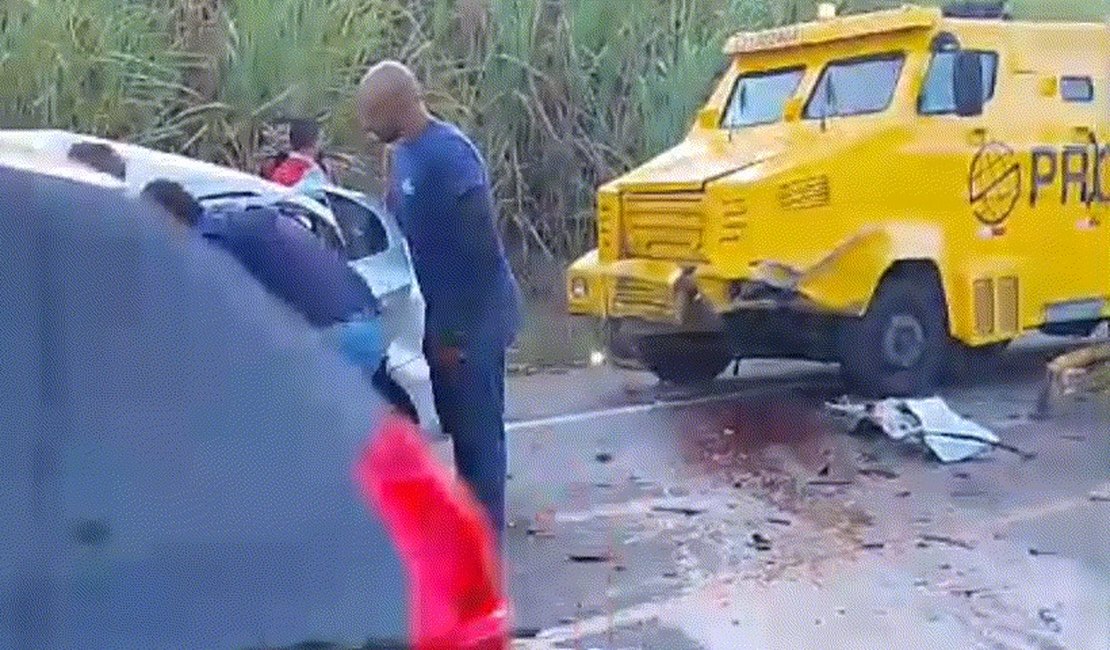 Colisão entre automóvel e carro-forte deixa três mortos em São Luís do Quitunde