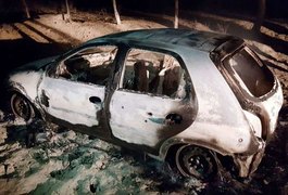 Corpo carbonizado é encontrado em porta-malas de carro no Sertão, em PE