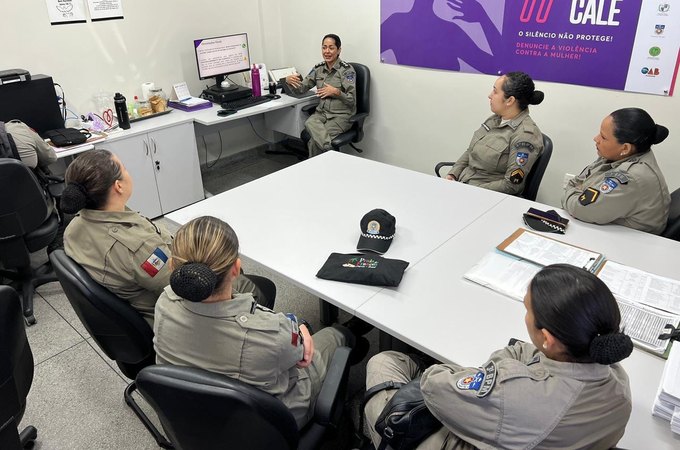 Copom do 3º Batalhão de Arapiraca recebe capacitação para atendimento de ocorrências de violência doméstica
