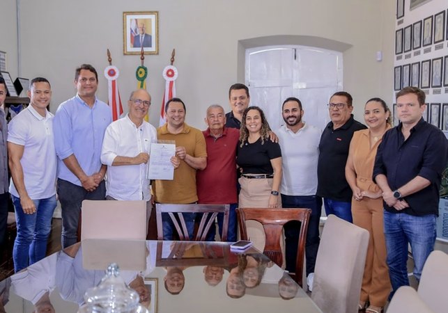 Prefeitura de Penedo autoriza pavimentação de novas ruas e amplia avanços em infraestrutura urbana