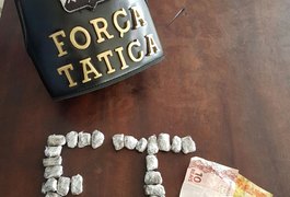 Jovem é detido com 27 bombinhas de maconha em Arapiraca