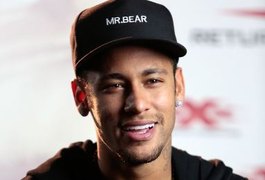 Neymar eterniza pose pedindo silêncio em tatuagem com rosto do filho: 'Shhh...'