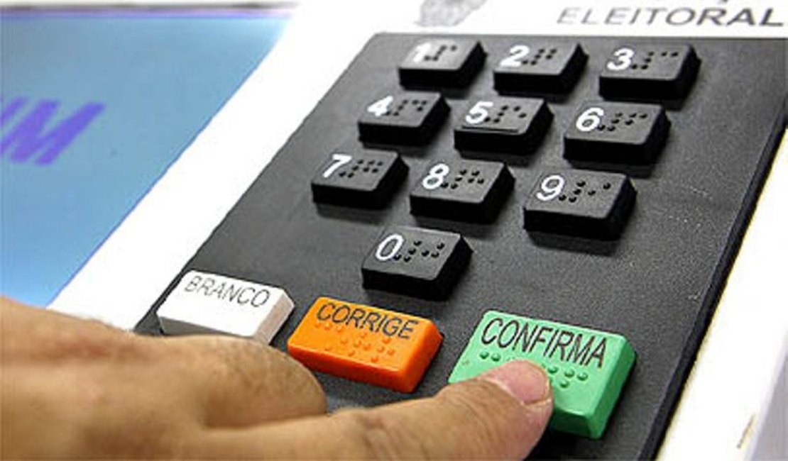 Mulher é indiciada por disseminar notícias falsas sobre eleição