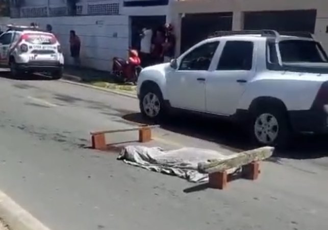 Homem é morto a facadas pelo próprio amigo após discussão no Salvador Lira, em Maceió