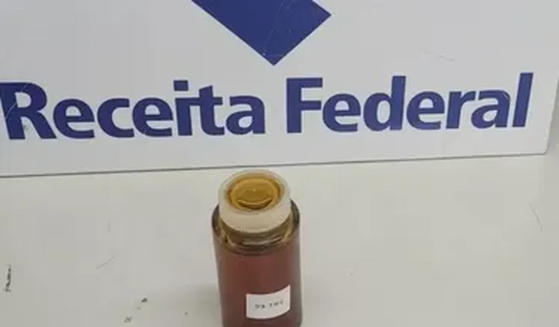 Receita apreende maconha líquida em aeroporto do Rio de Janeiro