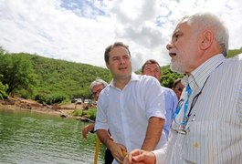 Governador busca soluções para abastecimento de água em Delmiro
