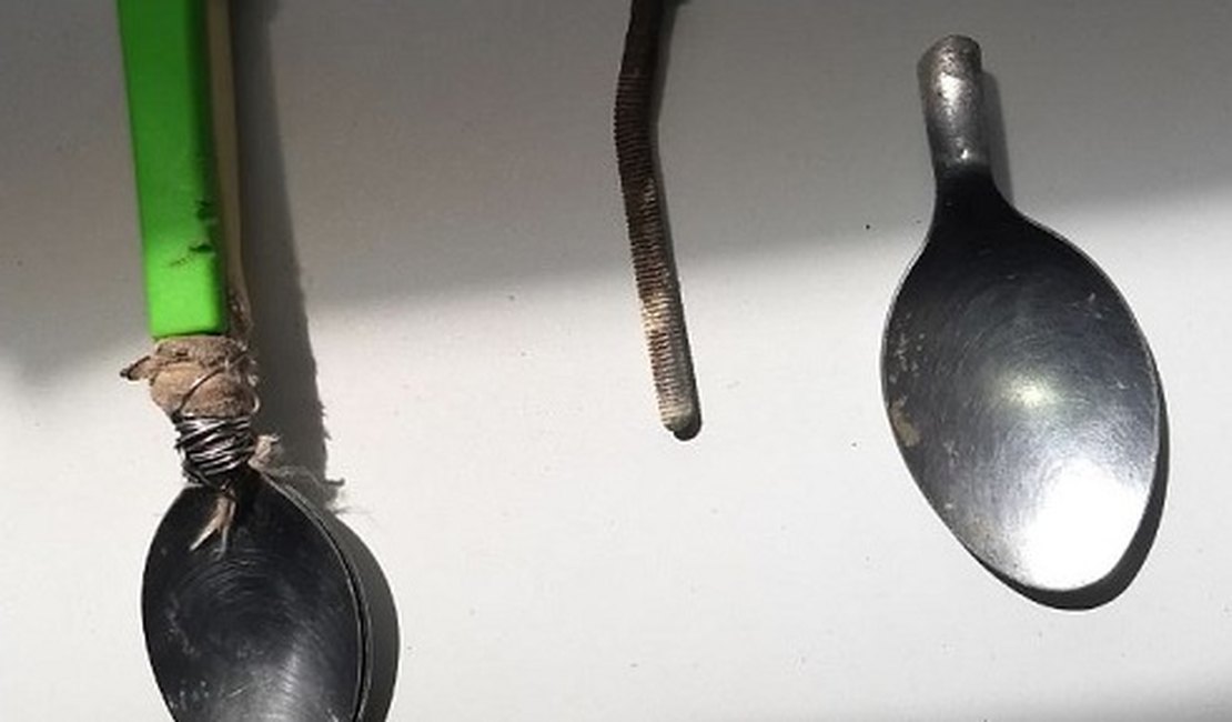 PC flagra detentos tentando escavar parede de cela e evitam fuga em Igreja Nova