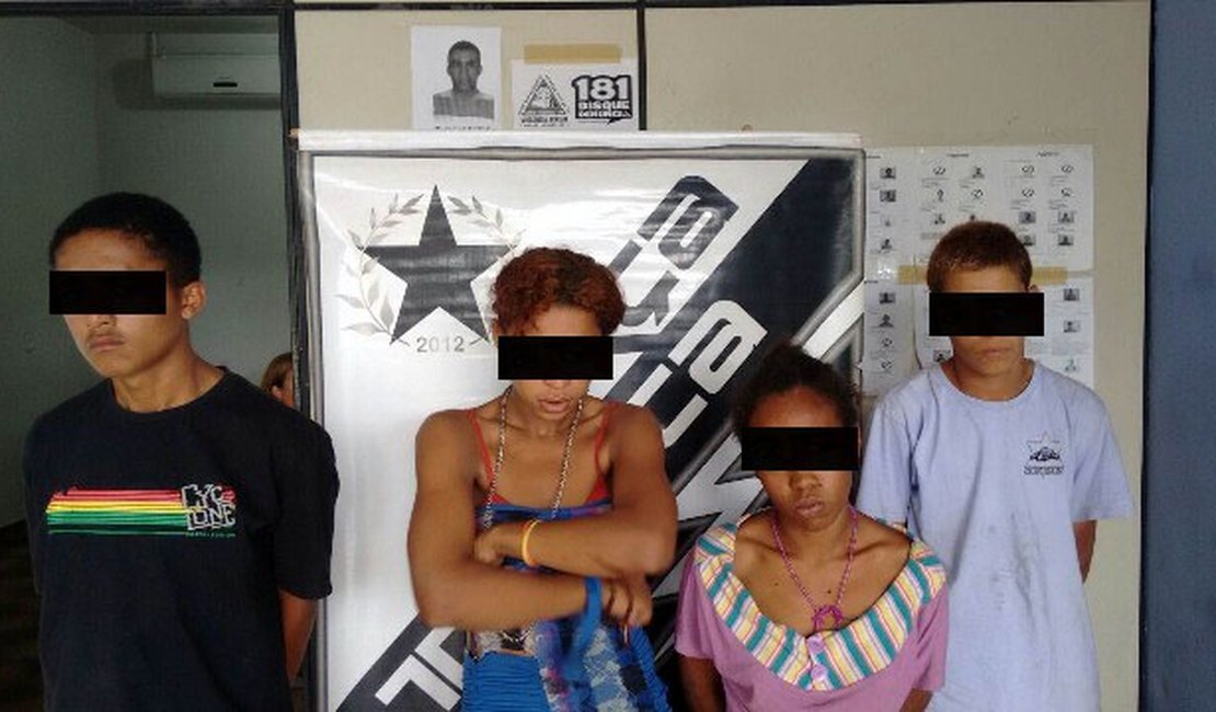 Quatro são detidos por tráfico de drogas e com moto roubada no Valentim, em Arapiraca