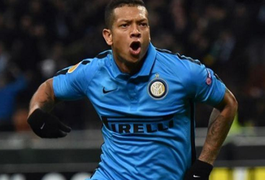 Flamengo negocia contratação do volante colombiano Fredy Guarín