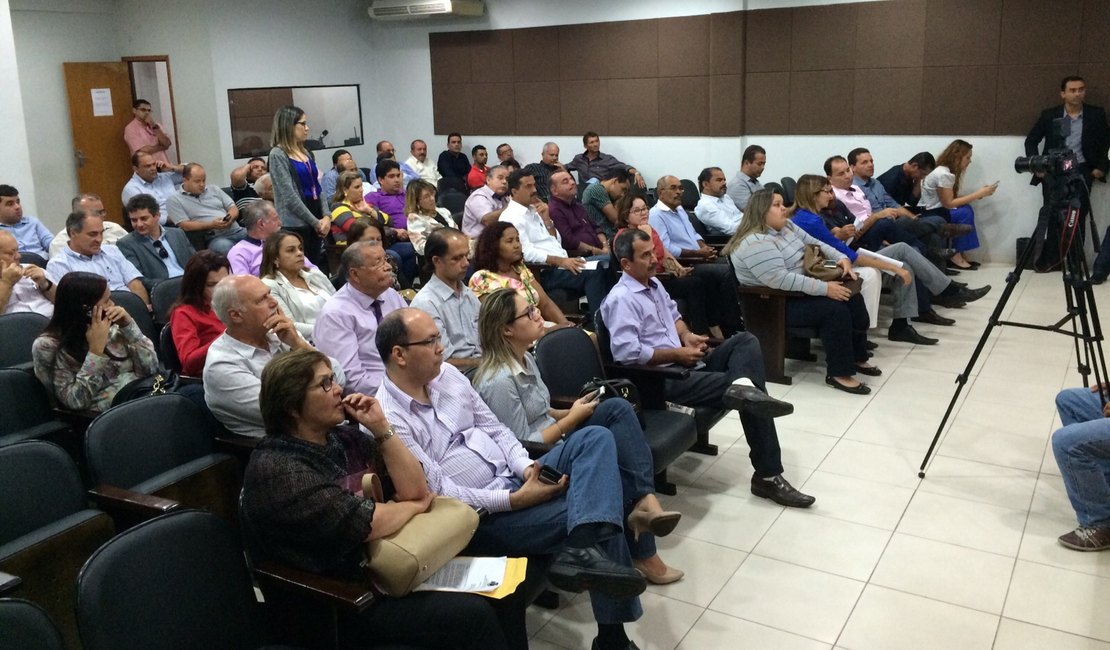 Mobilização de prefeitos propõe medidas que possibilitem aos municípios atravessar a crise econômica em AL