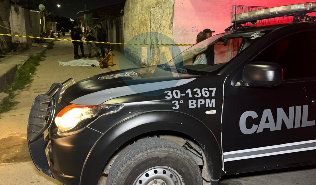 Jovem é morto a tiros em via pública no conjunto Frei Damião, em Arapiraca